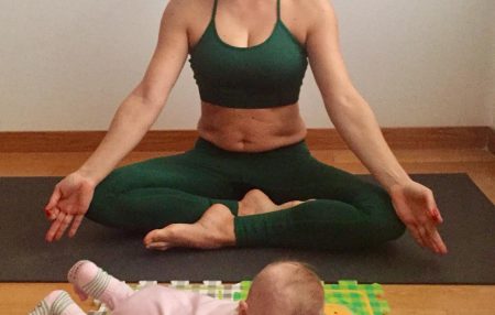 Sempre pensei que seria fácil retomar a prática de yoga depois de ser mãe, mas estava errada.
